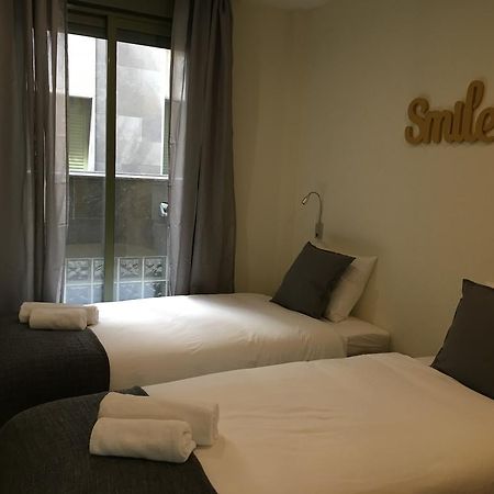 1E Azofaifo St Apartment Sevilla Bagian luar foto