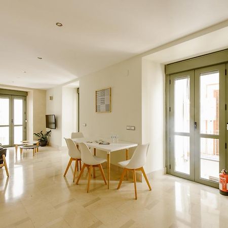 1E Azofaifo St Apartment Sevilla Bagian luar foto