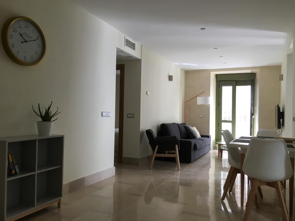 1E Azofaifo St Apartment Sevilla Bagian luar foto