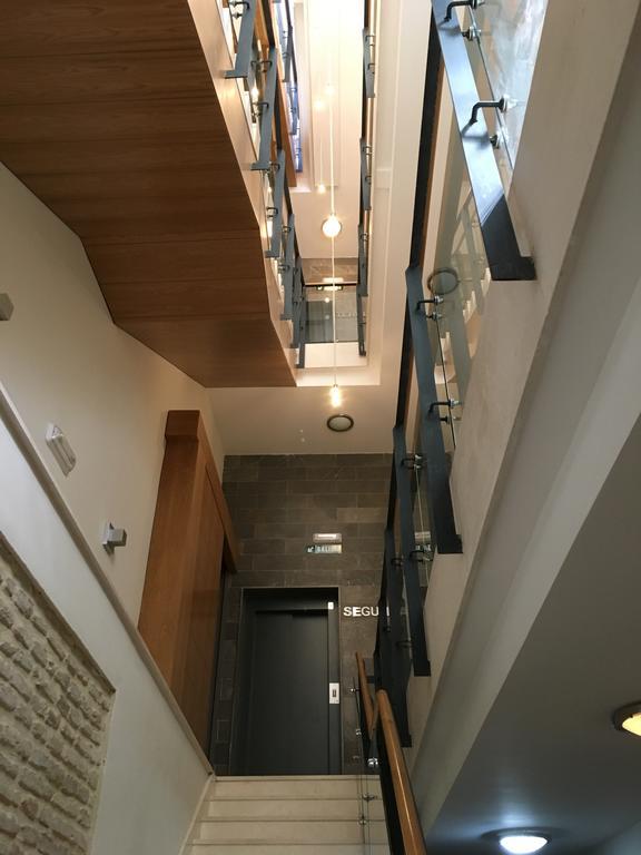 1E Azofaifo St Apartment Sevilla Bagian luar foto