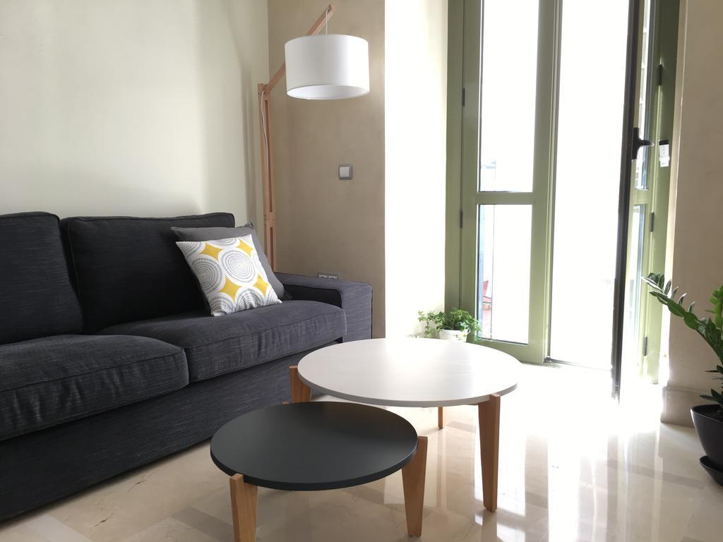 1E Azofaifo St Apartment Sevilla Bagian luar foto