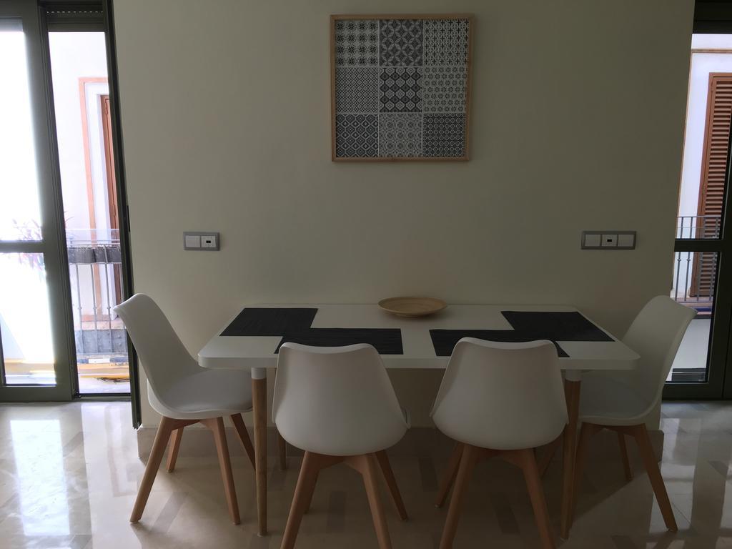 1E Azofaifo St Apartment Sevilla Bagian luar foto