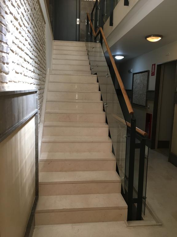1E Azofaifo St Apartment Sevilla Bagian luar foto