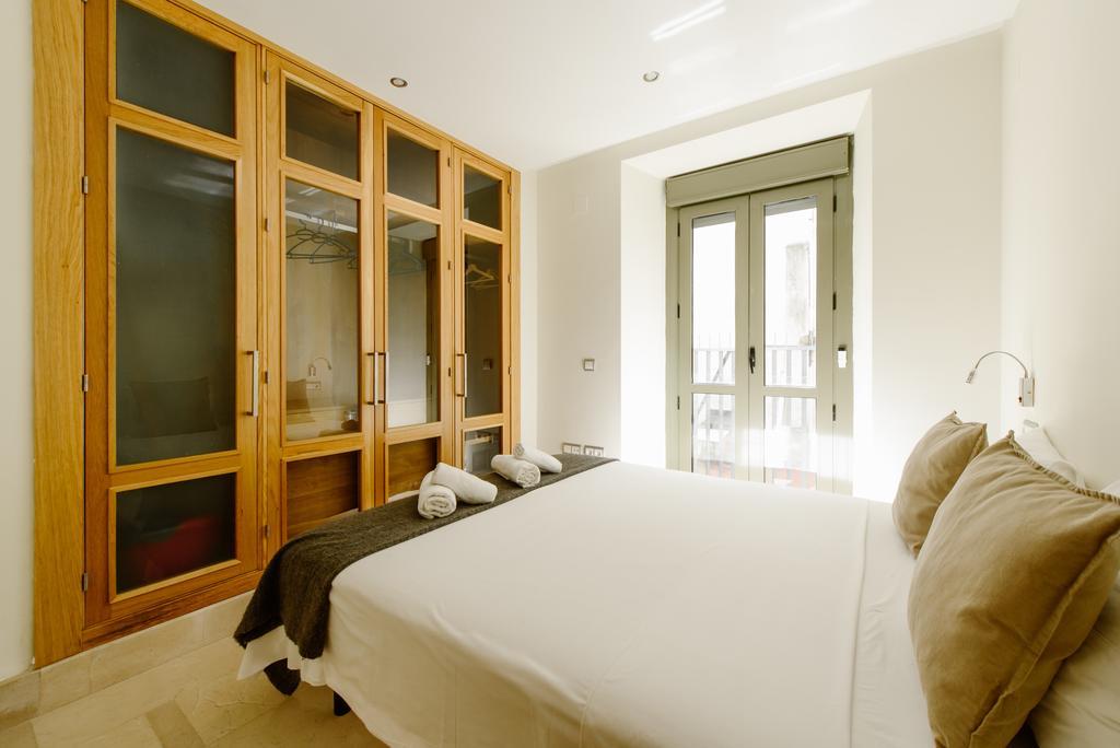 1E Azofaifo St Apartment Sevilla Bagian luar foto
