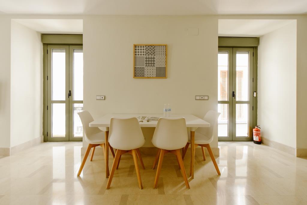 1E Azofaifo St Apartment Sevilla Bagian luar foto