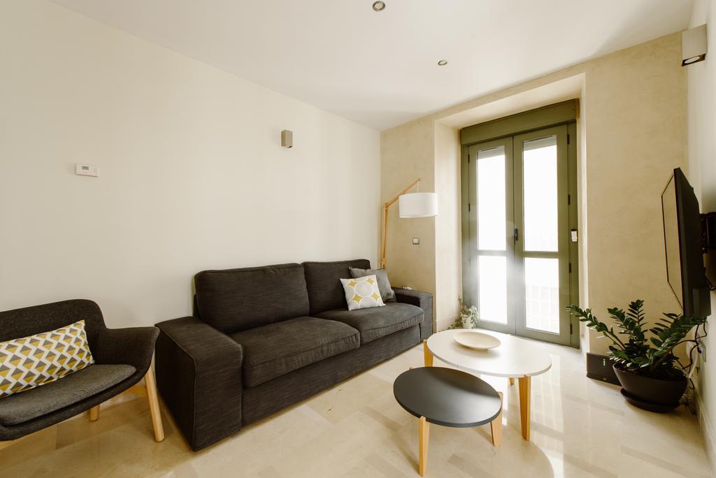 1E Azofaifo St Apartment Sevilla Bagian luar foto